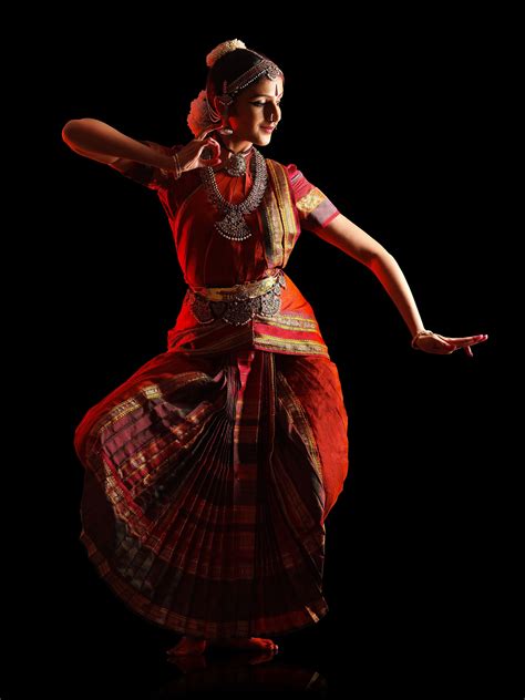 classical dancing girl images